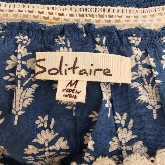 Solitaire Off Shoulder Blouse with Crochet Accent Women's Size Medium - Picture 5 of 9